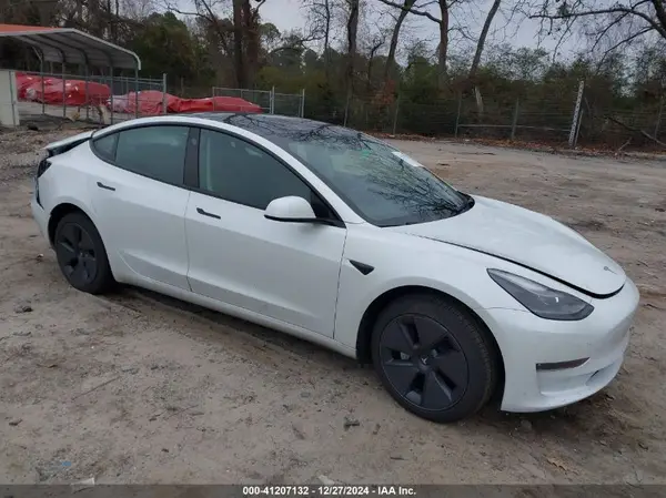 5YJ3E1EB9PF393622 2023 TESLA MODEL 3 - Image 1