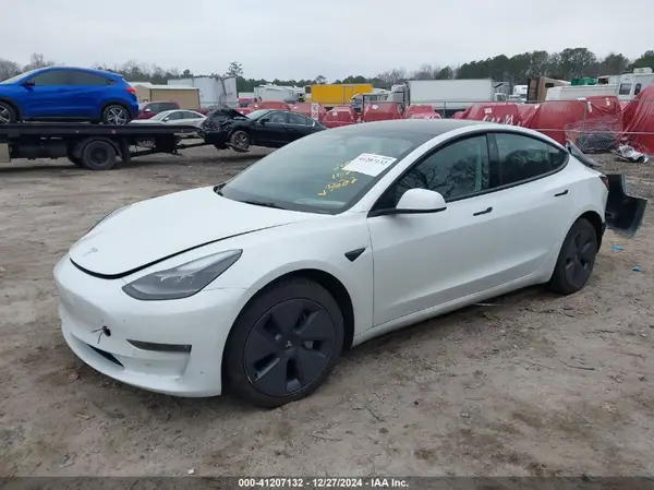 5YJ3E1EB9PF393622 2023 TESLA MODEL 3 - Image 2