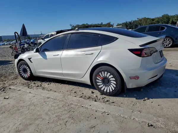 5YJ3E1EB9PF595604 2023 TESLA MODEL 3 - Image 2