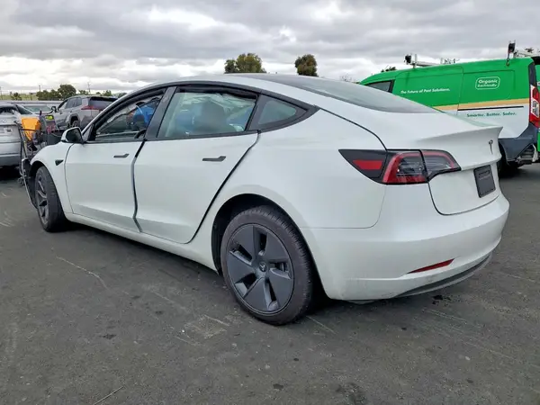 5YJ3E1EB9PF604446 2023 TESLA MODEL 3 - Image 2