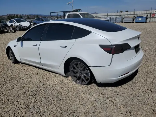 5YJ3E1EB9PF629864 2023 TESLA MODEL 3 - Image 2