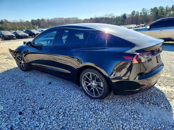 5YJ3E1EB9PF633347 2023 TESLA MODEL 3 - Image 2
