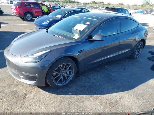 5YJ3E1EB9PF636796 2023 TESLA MODEL 3 - Image 2