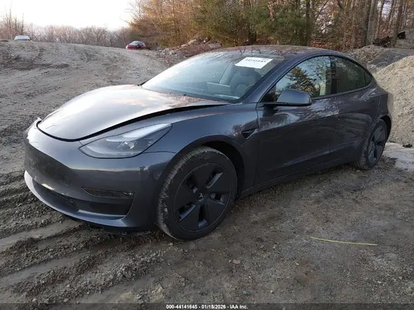 5YJ3E1EB9PF657275 2023 TESLA MODEL 3 - Image 2