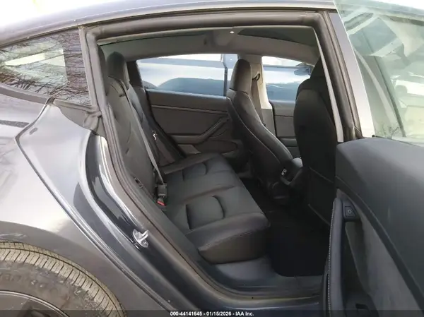 5YJ3E1EB9PF657275 2023 TESLA MODEL 3 - Image 8