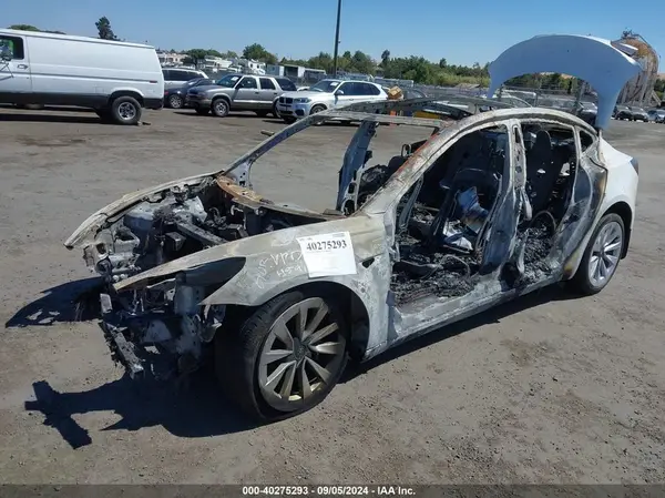 5YJ3E1EB9PF670270 2023 TESLA MODEL 3 - Image 2