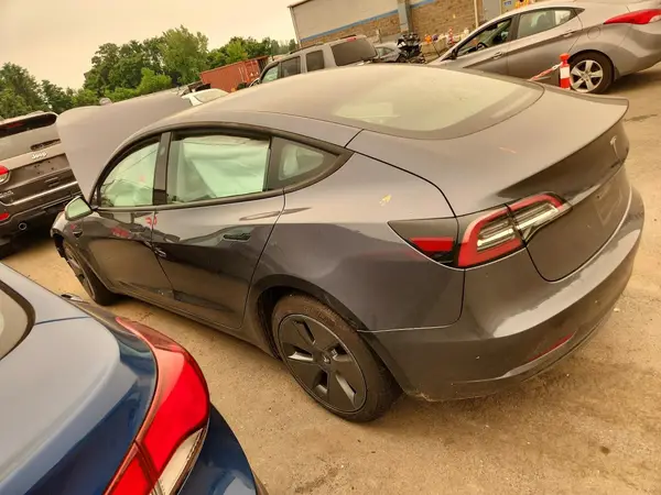 5YJ3E1EB9PF689997 2023 TESLA MODEL 3 - Image 2