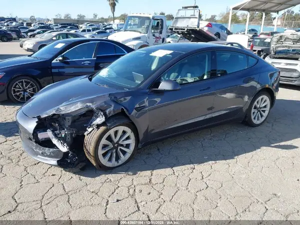 5YJ3E1EB9PF712338 2023 TESLA MODEL 3 - Image 2
