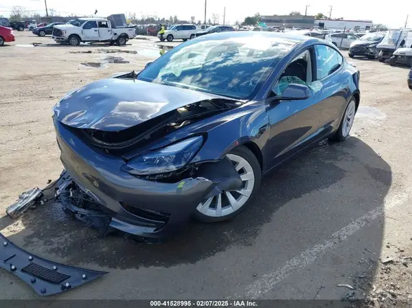 5YJ3E1EB9PF713229 2023 TESLA MODEL 3 - Image 2