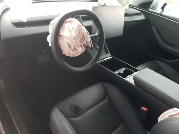 5YJ3E1EB9RF735475 2024 TESLA MODEL 3 - Image 8