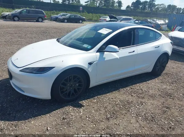 5YJ3E1EB9RF771683 2024 TESLA MODEL 3 - Image 2