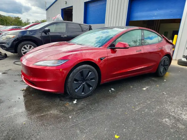 5YJ3E1EB9RF796017 2024 TESLA MODEL 3 - Image 1