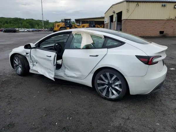 5YJ3E1EB9RF802155 2024 TESLA MODEL 3 - Image 2