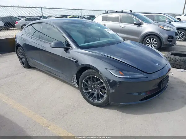 5YJ3E1EB9RF821742 2024 TESLA MODEL 3 - Image 1