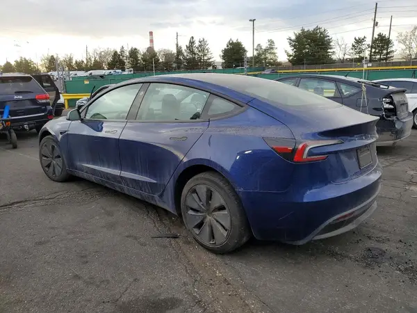 5YJ3E1EB9RF821935 2024 TESLA MODEL 3 - Image 2