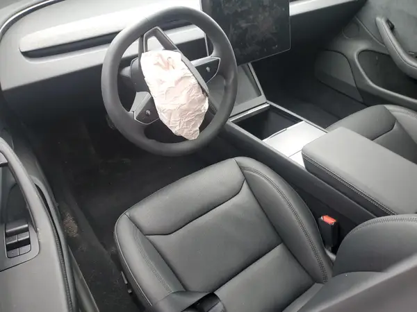 5YJ3E1EB9RF829677 2024 TESLA MODEL 3 - Image 8