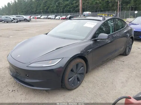 5YJ3E1EB9RF835057 2024 TESLA MODEL 3 - Image 2