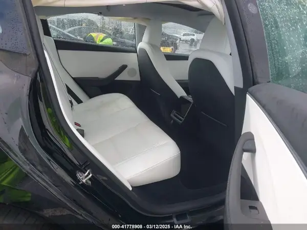 5YJ3E1EB9RF841652 2024 TESLA MODEL 3 - Image 8