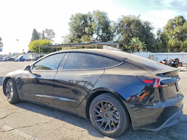 5YJ3E1EB9RF843739 2024 TESLA MODEL 3 - Image 2