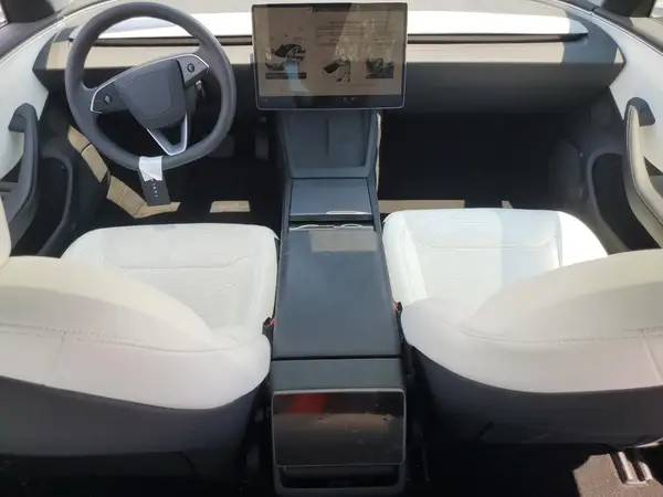 5YJ3E1EB9RF846236 2024 TESLA MODEL 3 - Image 8