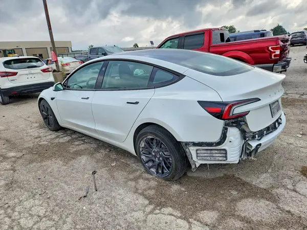 5YJ3E1EB9SF007855 2025 TESLA MODEL 3 - Image 2