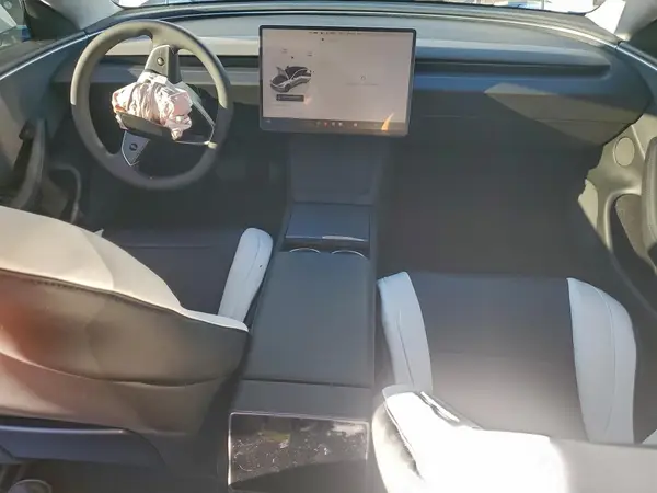 5YJ3E1EB9SF078828 2025 TESLA MODEL 3 - Image 8