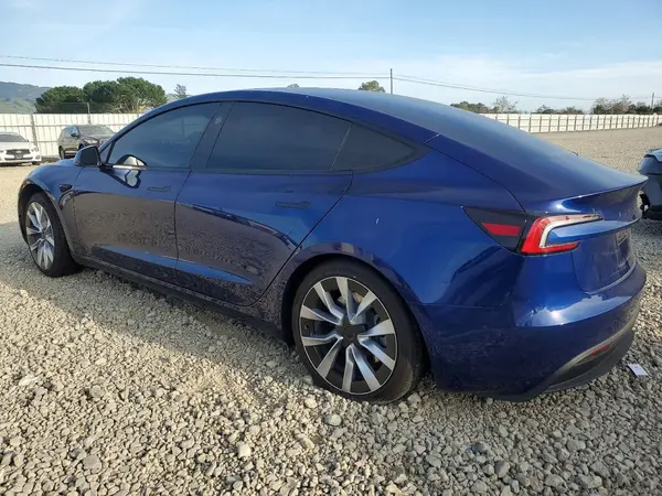 5YJ3E1EB9SF081888 2025 TESLA MODEL 3 - Image 2