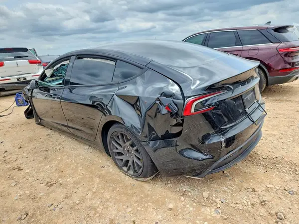 5YJ3E1EB9SF873748 2025 TESLA MODEL 3 - Image 2
