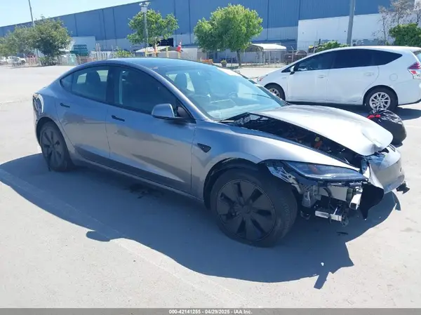 5YJ3E1EB9SF873801 2025 TESLA MODEL 3 - Image 1