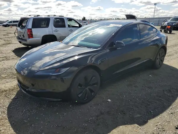 5YJ3E1EB9SF875516 2025 TESLA MODEL 3 - Image 1