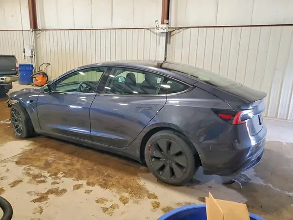 5YJ3E1EB9SF889321 2025 TESLA MODEL 3 - Image 2
