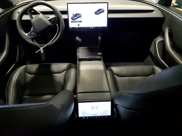 5YJ3E1EB9SF889321 2025 TESLA MODEL 3 - Image 8