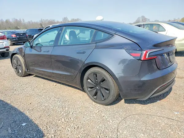 5YJ3E1EB9SF890419 2025 TESLA MODEL 3 - Image 2