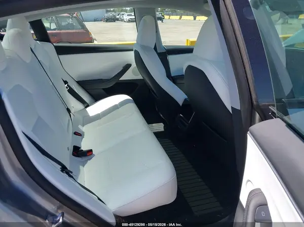5YJ3E1EB9SF892865 2025 TESLA MODEL 3 - Image 8