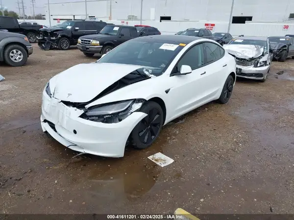 5YJ3E1EB9SF904223 2025 TESLA MODEL 3 - Image 2