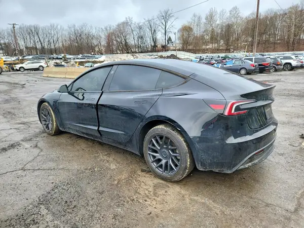 5YJ3E1EB9SF909440 2025 TESLA MODEL 3 - Image 2