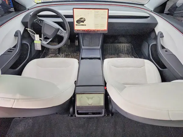 5YJ3E1EB9SF909440 2025 TESLA MODEL 3 - Image 8