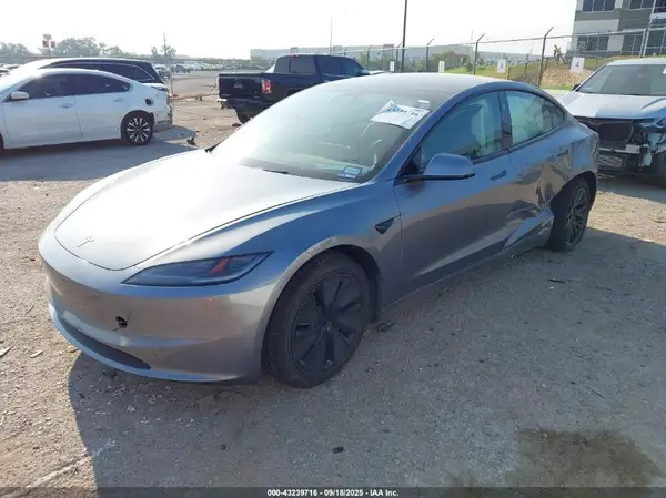 5YJ3E1EB9SF915514 2025 TESLA MODEL 3 - Image 2