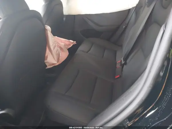 5YJ3E1EB9SF915531 2025 TESLA MODEL 3 - Image 8