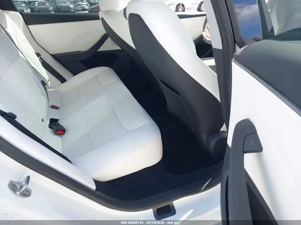 5YJ3E1EB9SF926495 2025 TESLA MODEL 3 - Image 8