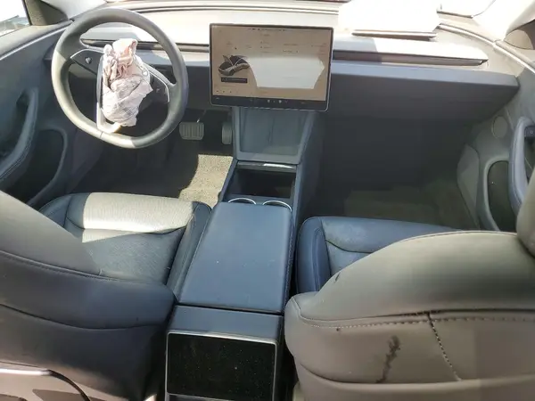 5YJ3E1EB9SF929929 2025 TESLA MODEL 3 - Image 8