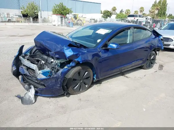 5YJ3E1EB9SF932149 2025 TESLA MODEL 3 - Image 2