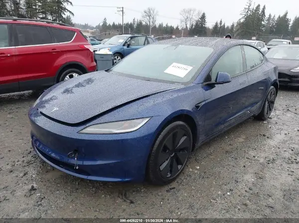 5YJ3E1EB9SF939327 2025 TESLA MODEL 3 - Image 2