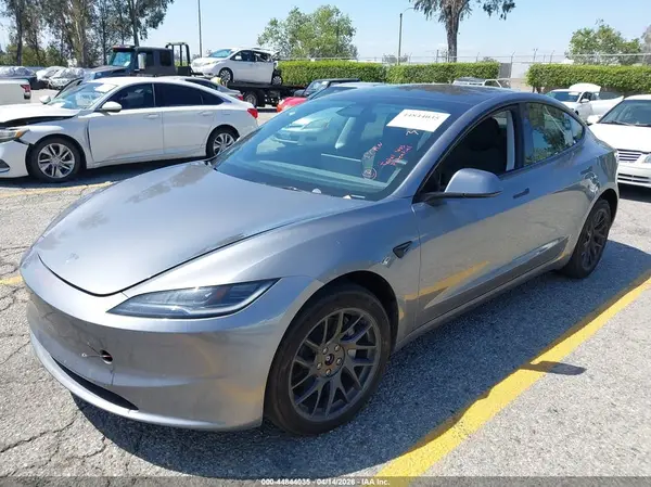 5YJ3E1EB9SF939991 2025 TESLA MODEL 3 - Image 2