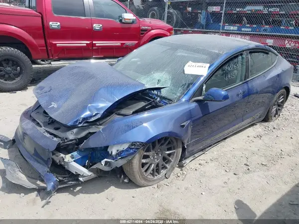 5YJ3E1EB9SF940283 2025 TESLA MODEL 3 - Image 2