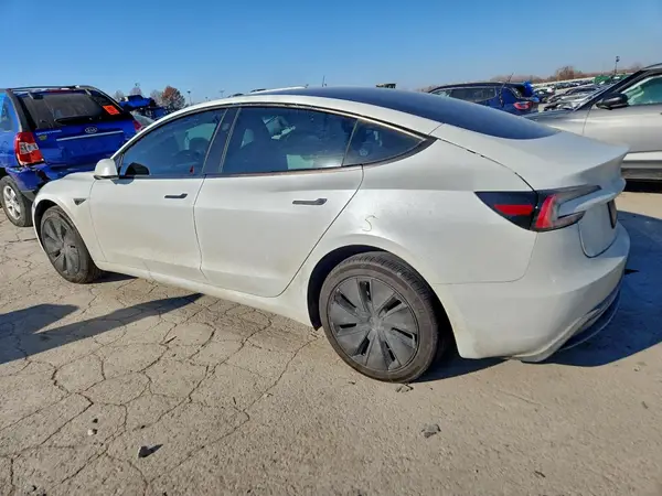5YJ3E1EB9SF952644 2025 TESLA MODEL 3 - Image 2