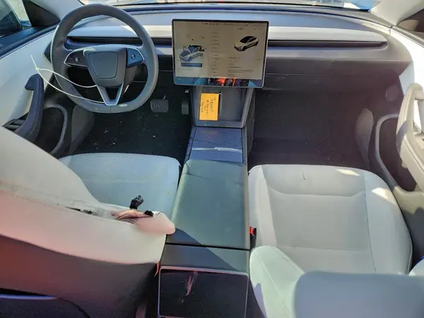 5YJ3E1EB9SF952644 2025 TESLA MODEL 3 - Image 8