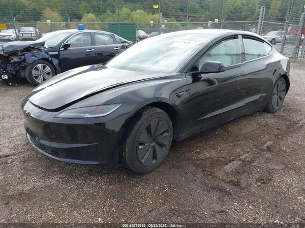 5YJ3E1EB9SF953857 2025 TESLA MODEL 3 - Image 2