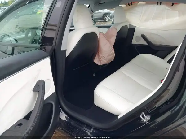 5YJ3E1EB9SF953857 2025 TESLA MODEL 3 - Image 8