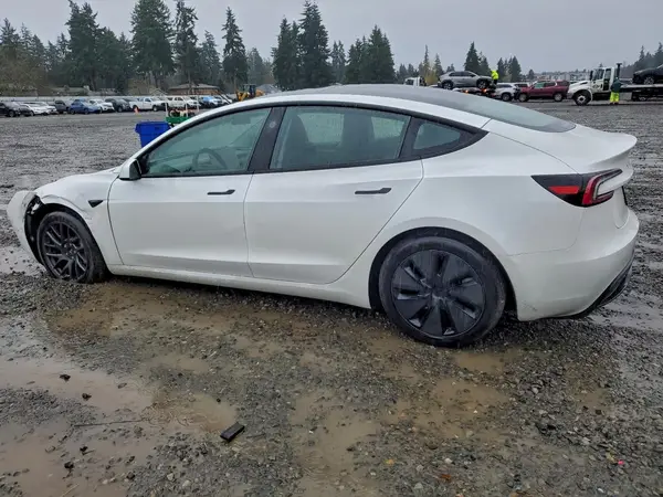 5YJ3E1EB9SF980203 2025 TESLA MODEL 3 - Image 2